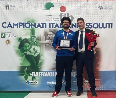 Leonardo Stacchiotti premiato dal presidente federale Marco Giunio De Sanctis