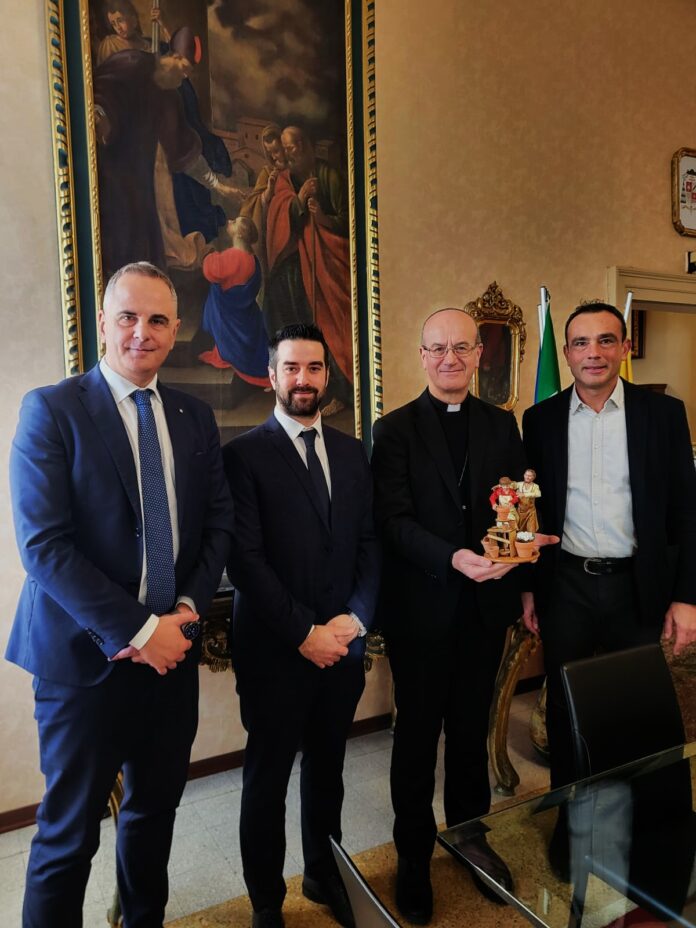 consegna vescovo pesaro (1)