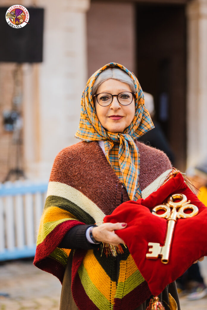 Befana con le chiavi della città
