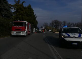 Fano, botta all’incrocio: tre persone ferite