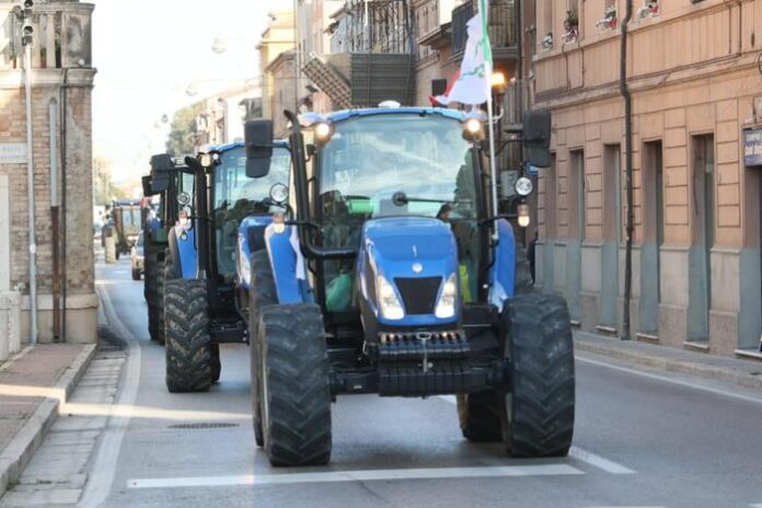 Proteste dei trattori nel Fermano