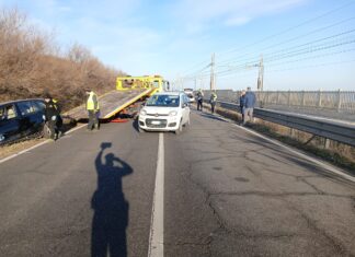Fano, impressionante carambola sull’Adriatica: ferita passeggera