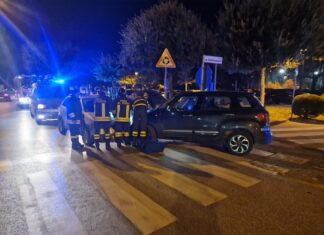 Fano, frontale all’incrocio: automobilista in ospedale