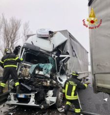 Incidente sulla tangenziale a Bologna, deceduto il camionista di Fermignano