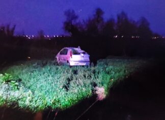 Fano, auto si ribalta in un campo. Ferito il conducente di 19 anni