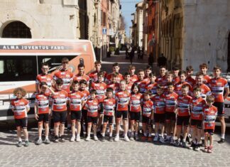 Ciclismo, presentate le compagini della SCD Alma Juventus Fano per la stagione 2024