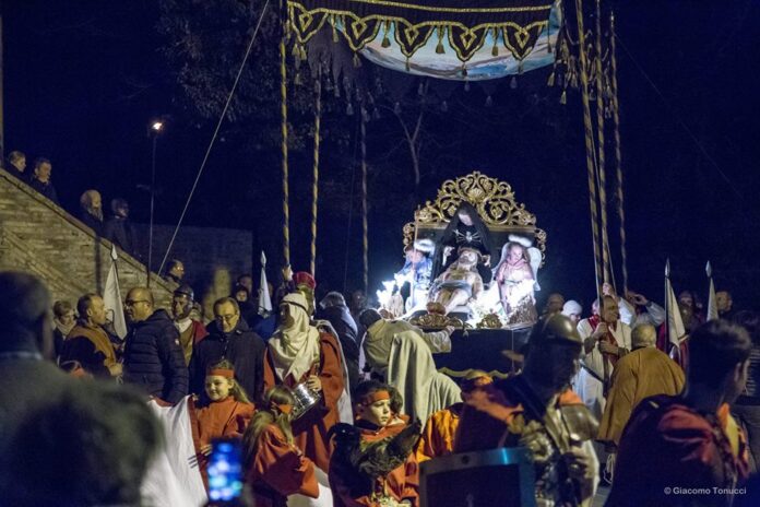 cristo morto in processione