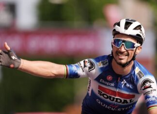 Ciclismo, Giro d’Italia: a Fano trionfa Julian Alaphilippe