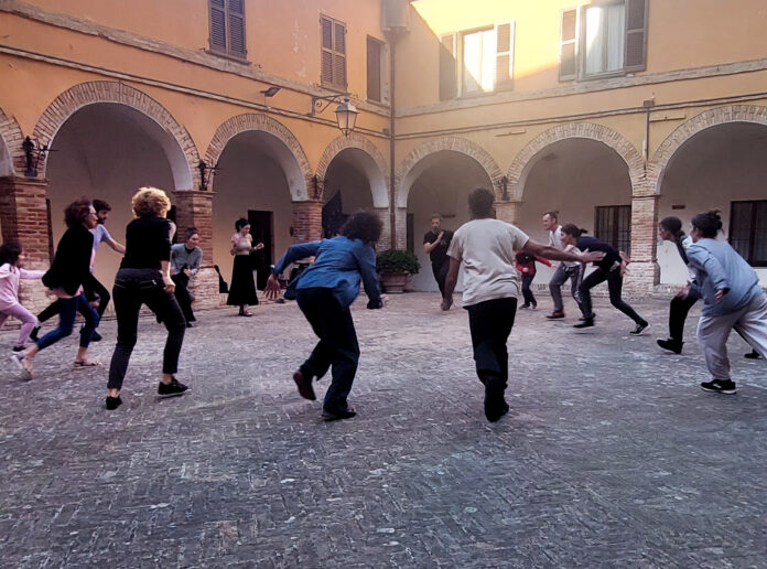 Danzando memorie sul mare a Mondavio
