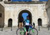 Il Giro d’Italia arriva a Fano. Vetrine in rosa grazie a Confcommercio