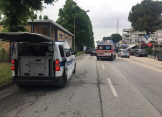 Fano, tamponamento tra due auto: in ospedale le conducenti
