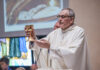Tanti auguri caro don Alcide! L’omaggio di Montemaggiore al Metauro per gli 80 anni dell’amato sacerdote