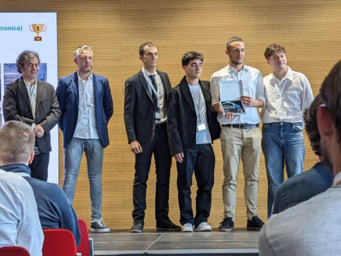 Il prof. Dini e i ragazzi di Meccanica