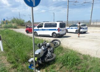 Fano, scontro a Baia del Re. Preoccupanti le condizioni di un centauro