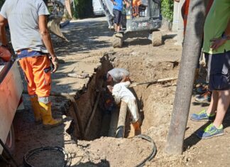 Fano: tubazione rotta in via Brigata Messina. Aset Spa: “Alle 12 era già tutto risolto