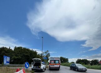 Fano, scontro tra due vetture, in ospedale donna di 35 anni