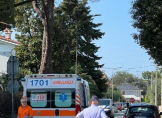 Fano, scontro auto-bici all’incrocio tra le vie Croce e Menotti