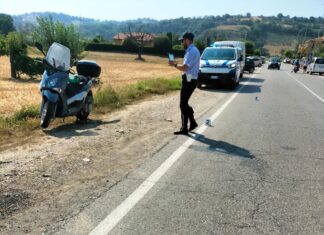 Fano, ferito motociclista per una caduta in via Einstein