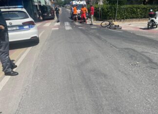 Fano, urto contro un motorino: ferita ciclista di 50 anni