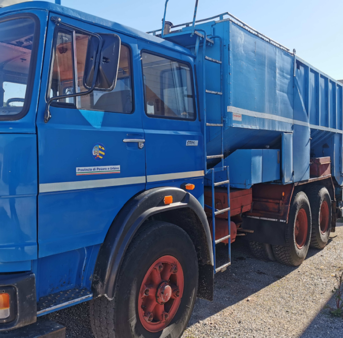 Autocarro lotto quattro