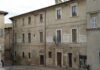 Urbino, Crespini: “Gambini ritirerà le dimissioni domani mattina, l’ultima carnevalata in tempo di Quaresima”