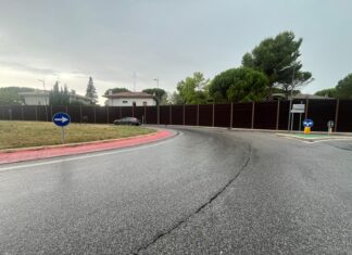 Fano, caduta in rotatoria: feriti motociclista e sua moglie