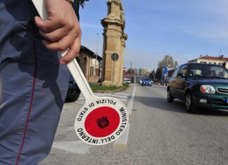 Bilancio attività Polizia Stradale 2024 nelle Marche: in un anno ritirate 1.242 patenti