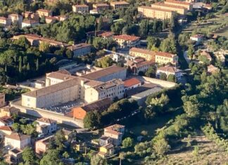 Fossombrone: finisce in carcere agente penitenziario. Vendeva telefonini ai detenuti