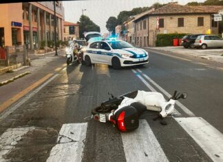 Fano, urto motorino-motocicletta. Ferita diciannovenne