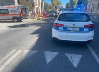 Fano, urtata da un’auto donna che attraversava viale Gramsci