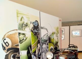 Raduno Guzzi a Mandello del Lario, lo scultore cagliese Gambioli in mostra: un successo!