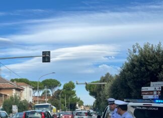 Fano, scontro sull’Adriatica. Centauro scivola a terra insieme con la moto