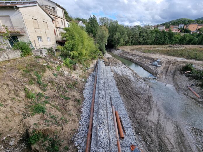 Lavori 2023 - gabbionate a difesa collettore fognario e delle case (2)