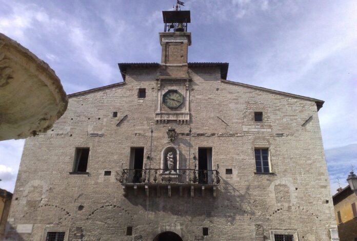 Palazzo Pubblico - estate 2009 CAGLI