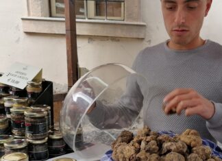 Con la Mostra del Tartufo di Apecchio parte la stagione italiana degli eventi dedicati al Re della terra e della tavola