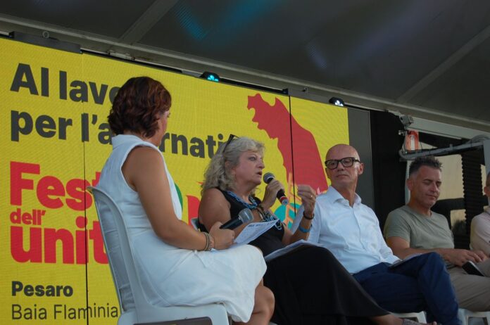 claudia mazzucchelli festa unità ok