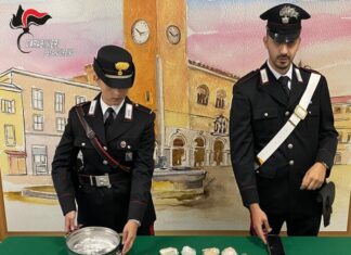 Smantellato un laboratorio per la preparazione di cocaina a Fano. Intera famiglia in manette