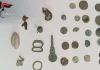 Fossombrone, sorpreso con metal detector in area archeologica, denunciato. Aveva rinvenuto numerose monete