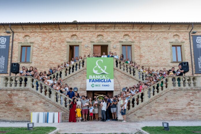 Foto di grippo Bnaca & Famiglia 2024 small
