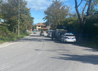Fano, scontro in via Fragheto tra auto e mezzo Aset