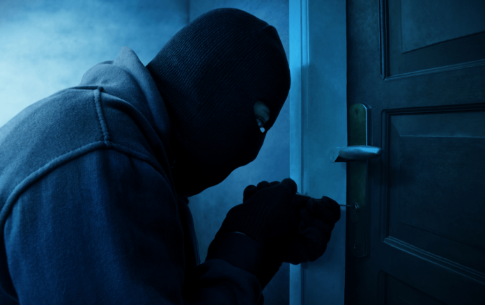 Quali-tecniche-utilizzano-i-ladri-per-entrare-in-casa