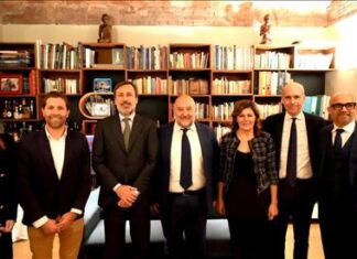 Presentato nella sede del Consolato italiano a Barcellona il volo diretto da Ancona