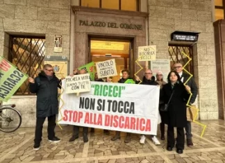Sinistra per Urbino: “La spinta dei cittadini mette alle strette Biancani e Gambini. Respinta la proposta di portare le discariche a 500 metri dalle case”