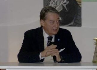 Il libro in cui dialogano otto filosofi di epoche diverse
