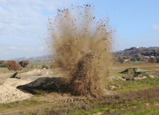 Disinnescato ordigno bellico a Monte Porzio, una bomba d’aereo inesplosa di 500 libbre