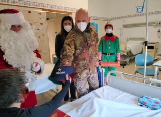 Fondazione Ospedale Salesi ETS, il Santa Claus Bus porta doni e gioia ai bambini