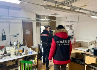 Urbania, sfruttavano manodopera nel settore tessile. I carabinieri arrestano una coppia di cinesi per caporalato