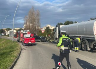 Fano, schianto vettura-autotreno: il ferito prelevato dall’eliambulanza