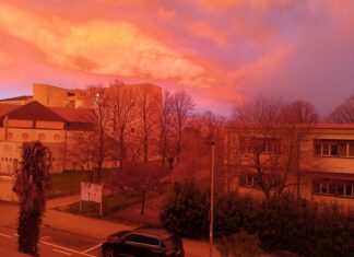 Fano, l’alba è infuocata. Stupore ed emozione al risveglio