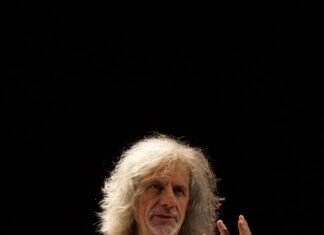 Cagli, Alessandro Bergonzoni a teatro con il nuovo “Arrivano i Dunque”